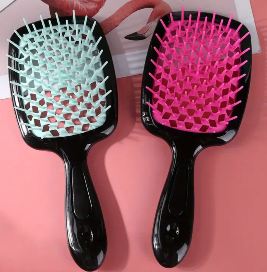 Air cushion brush